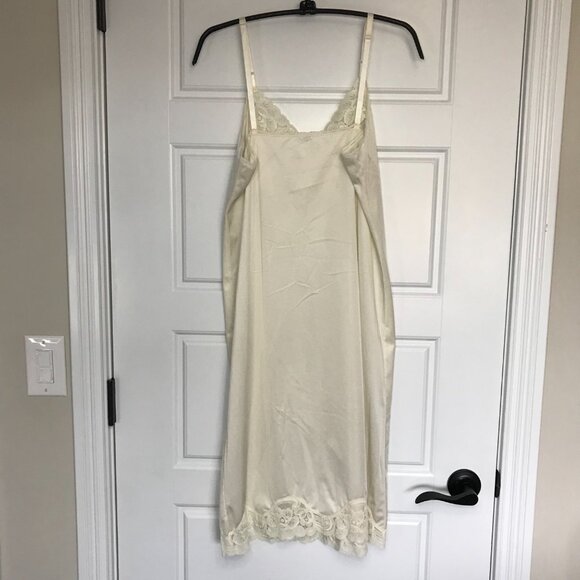 Vintage Vanity Fair Satin Slip Dress Womens Size 36 Lace Trim Nightgown USA MADE - Picture 3 of 11